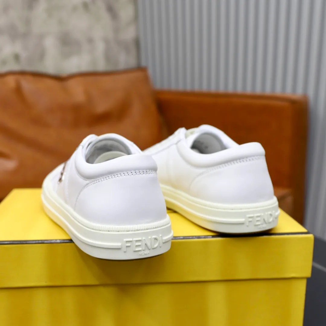 Factory price: 580💰Original order (couple model) Brand: FENDI Fendi🙅‍♂️🙅‍♂️🙅‍♂️ Size: Female 35–40, Male 39-44 (45 can be customized) Grade: Official website genuine Material: Imported original cowhide upper Original comfortable lining TPU wear-resistant lightweight outsole Style category: Loafers New trendy shoes color: actual picture color